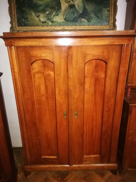 Biedermeier ruhásszekrény