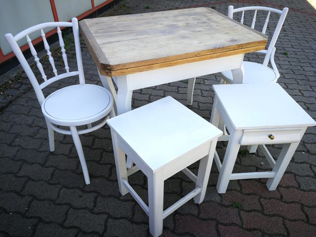 Festett garnitúra 2 székkel, 2 hokedlivel